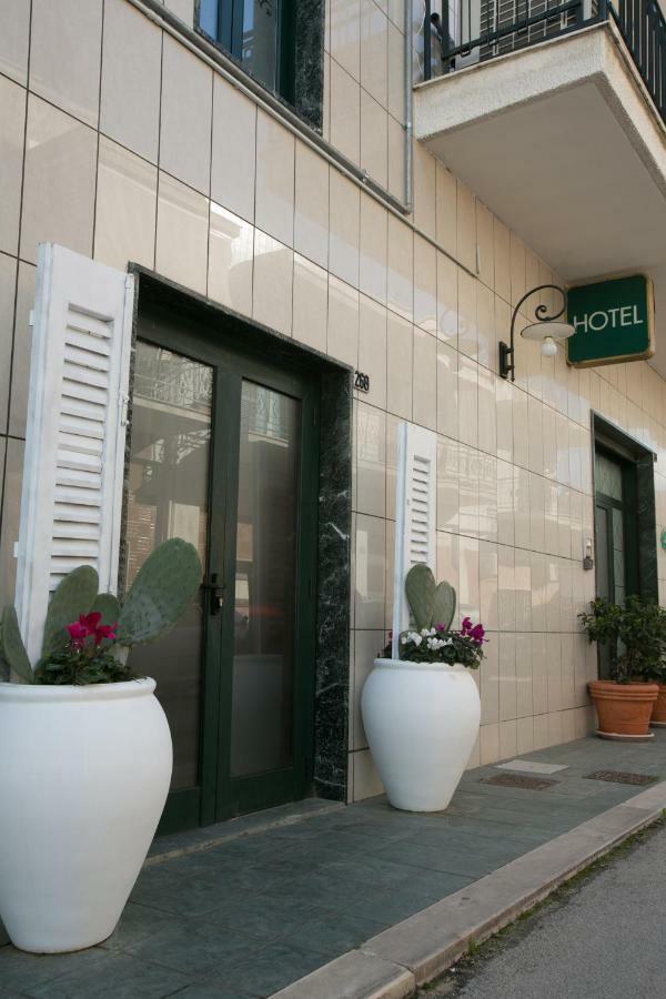 Hotel Bisceglie Esterno foto